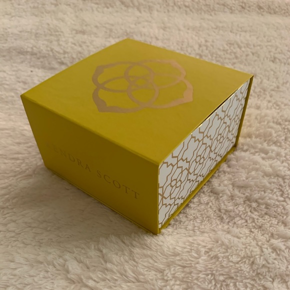 Kendra Scott Adjustable Bracelet (reversible) - Picture 7 of 7